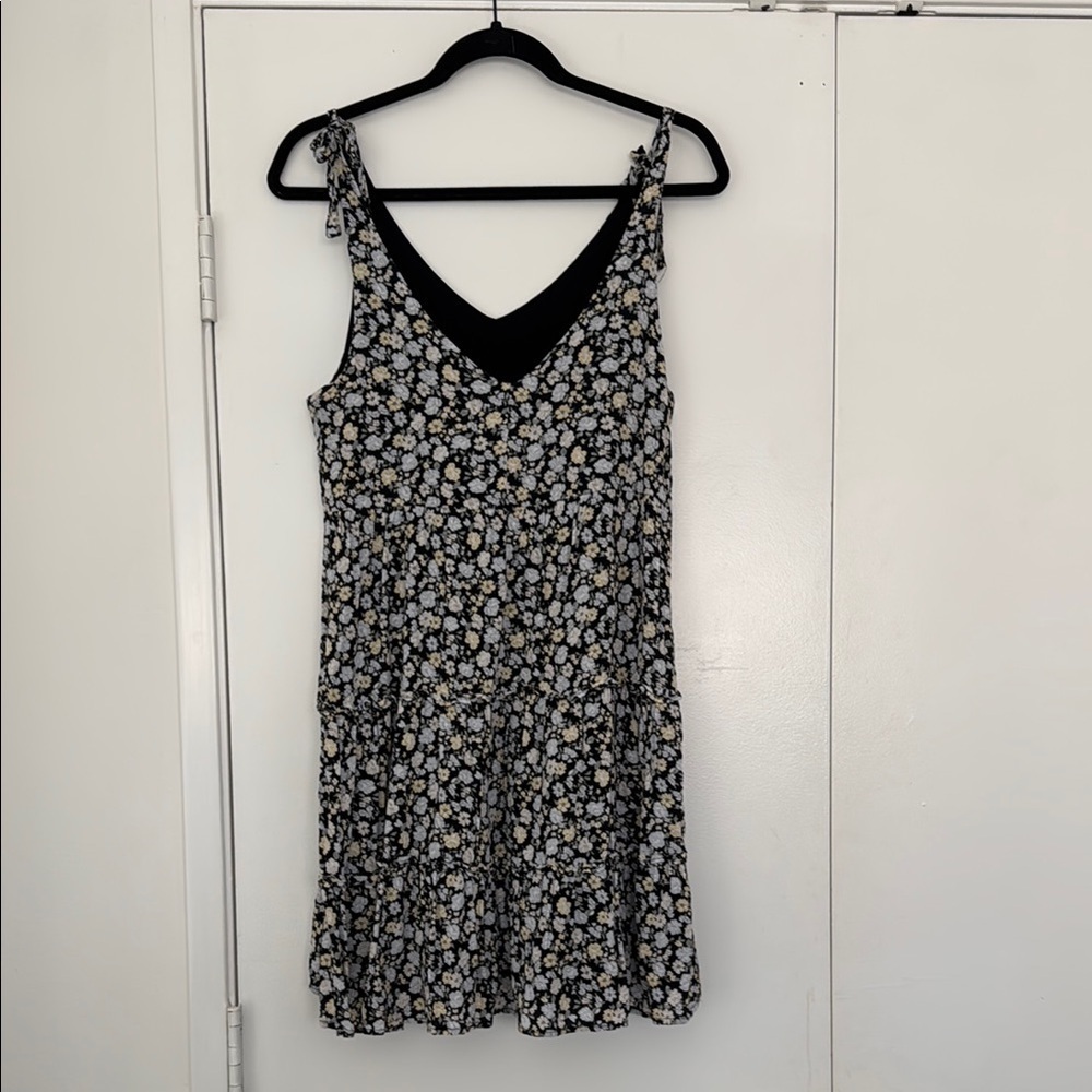 Hollister black floral V-Neck tie tank Sundress size small - Picture 10 of 14